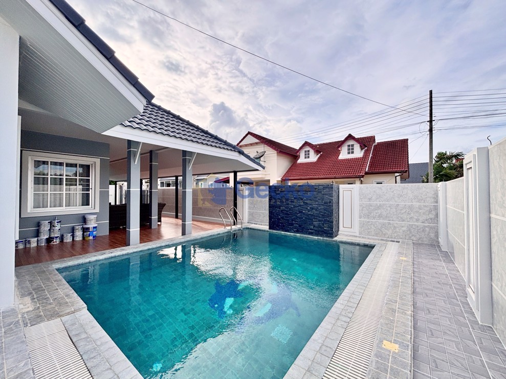 4 Bedrooms House in Plenary Park  East Pattaya H013527 (Photo 1)