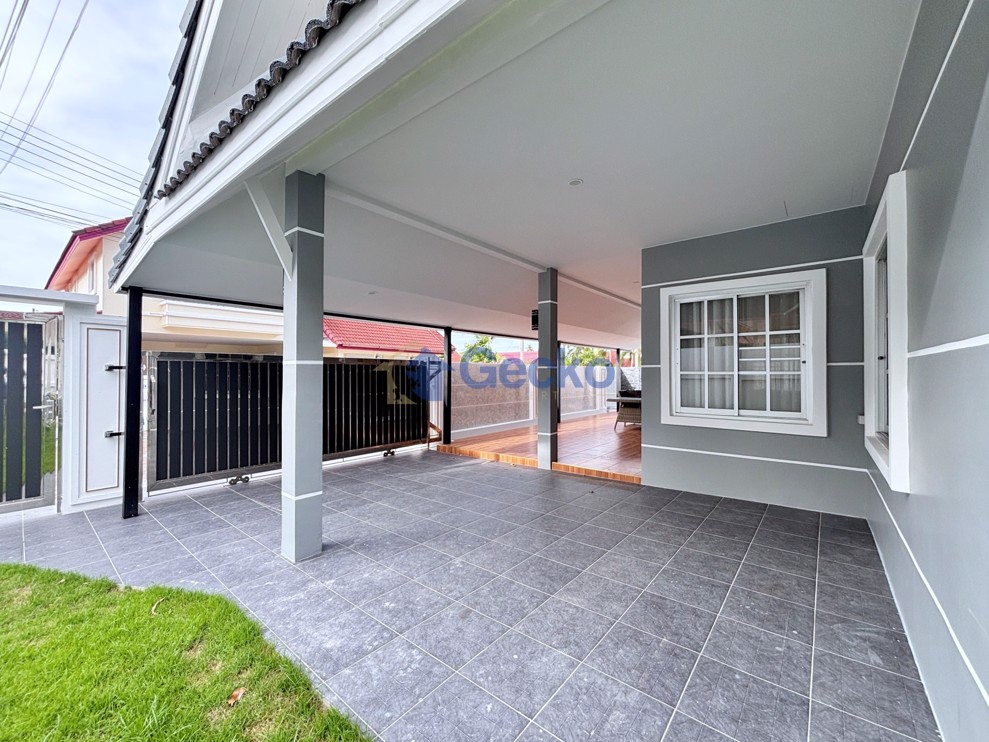 4 Bedrooms House in Plenary Park  East Pattaya H013527 (Photo 2)