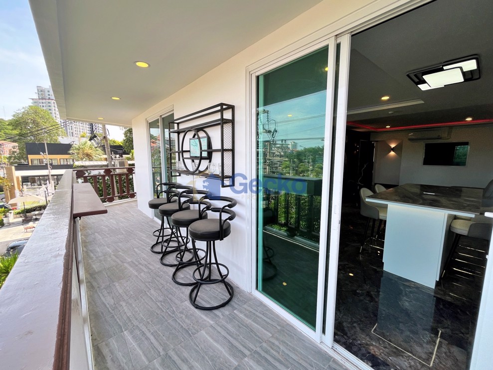 3 Bedrooms Condo in Royal Hill Resort Jomtien C013535 (Photo 1)