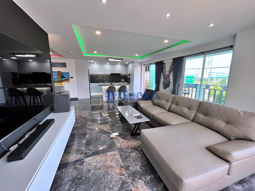 3 Bedrooms Condo in Royal Hill Resort Jomtien C013535 (Photo 4)