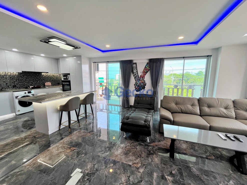 3 Bedrooms Condo in Royal Hill Resort Jomtien C013535 (Photo 2)
