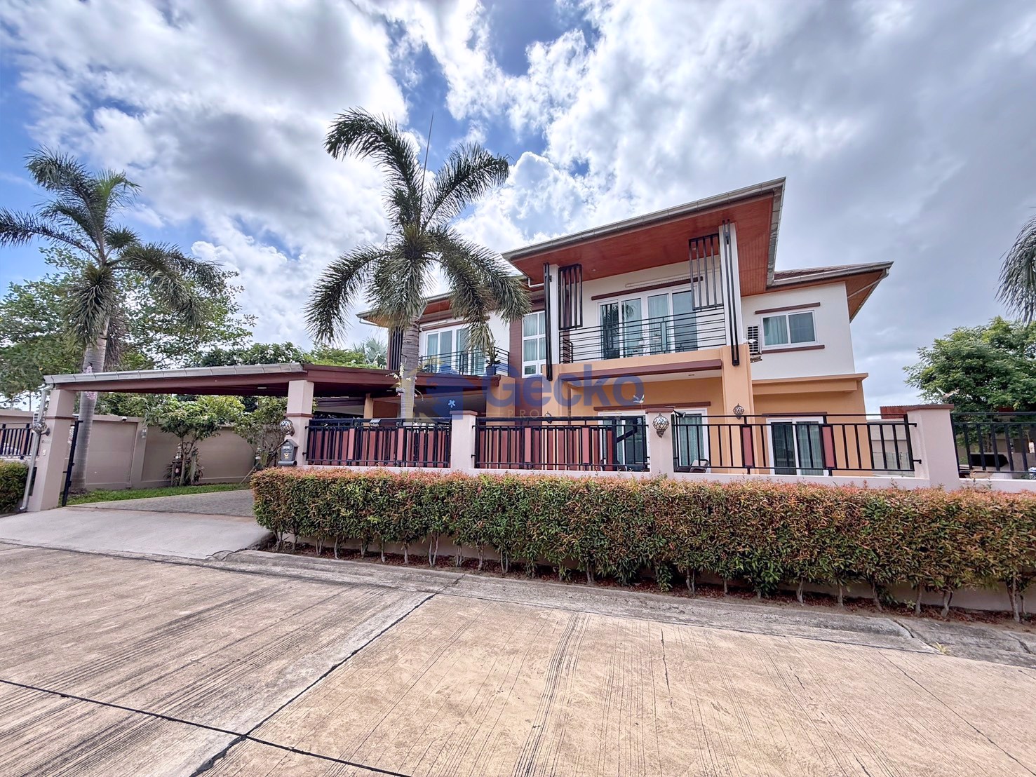 5 ห้องนอน บ้าน in เลคไซด์ คอร์ท 5  พัทยาตะวันออก H013540