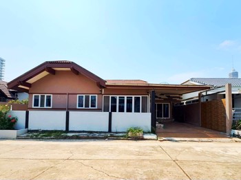 3 Bedrooms House in Jomtien Condotel  Jomtien H012193