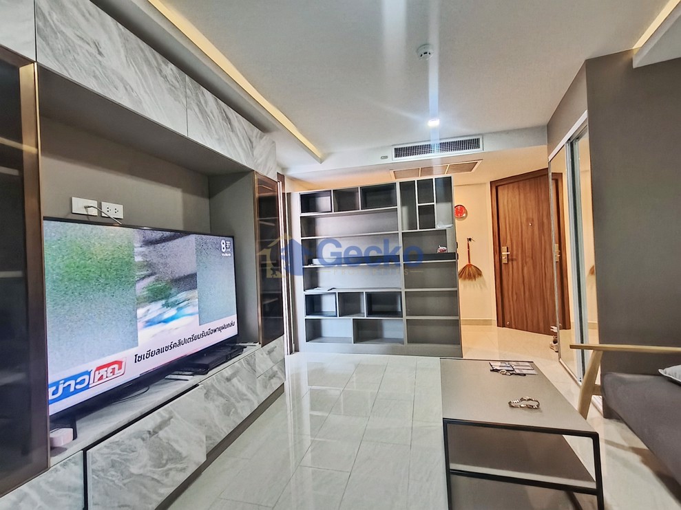 1 Bedroom Condo in Grand Avenue Central Pattaya C011677 (Photo 2)