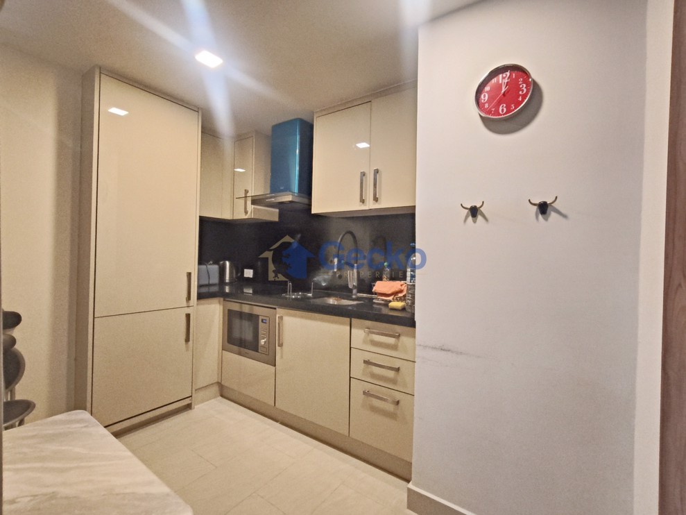 1 Bedroom Condo in Grand Avenue Central Pattaya C011677 (Photo 4)
