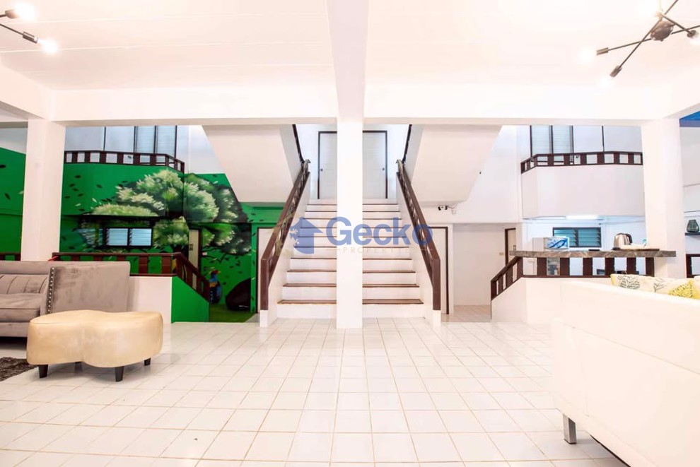 12 Bedrooms House  Jomtien H013547 (Photo 2)