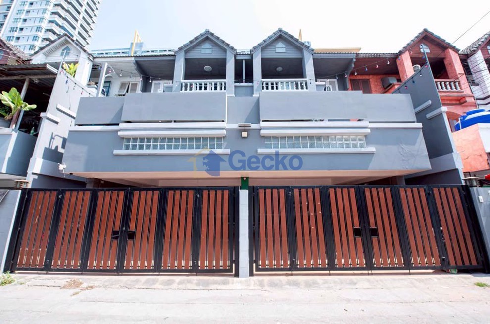 12 Bedrooms House  Jomtien H013547 (Photo 1)