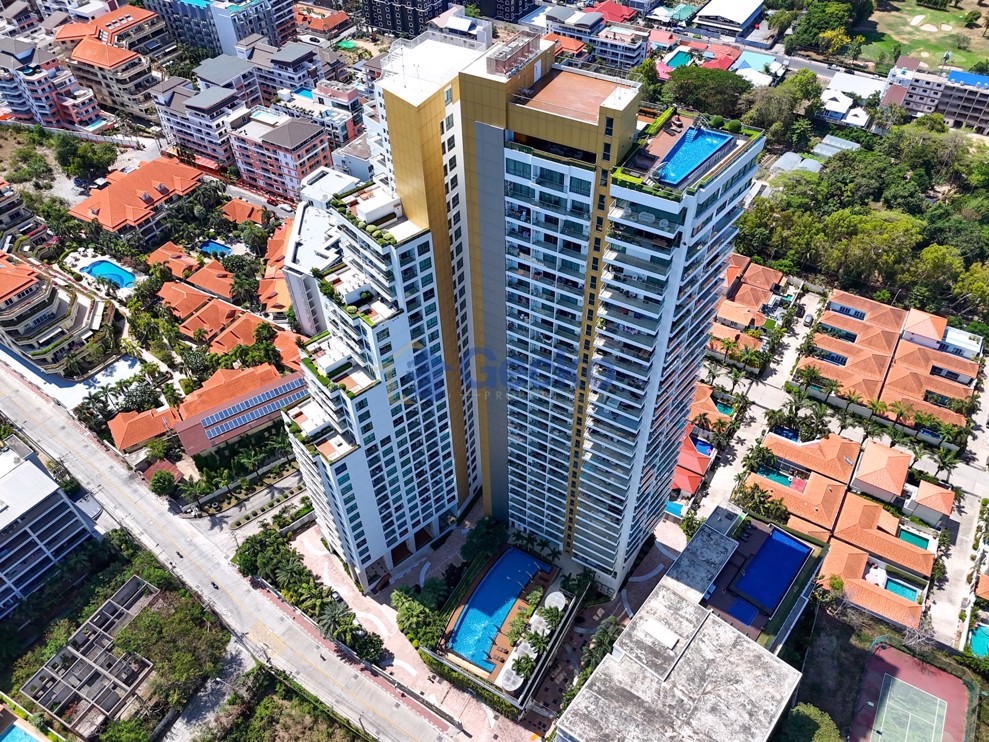 2 Bedrooms Condo in The Peak Towers Pratumnak C013331 (Photo 2)