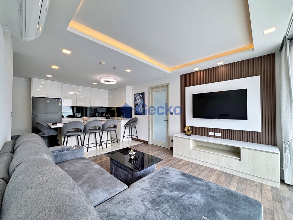 2 Bedrooms Condo in The Peak Towers Pratumnak C013331 (Photo 4)