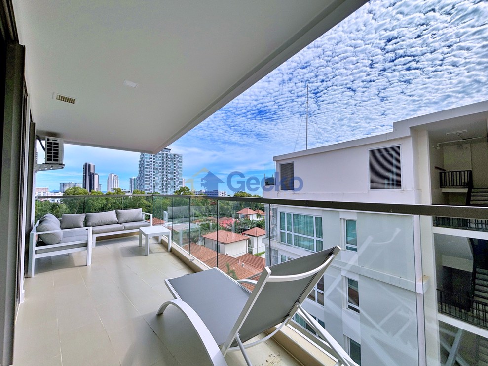 2 Bedrooms Condo in The Peak Towers Pratumnak C013331 (Photo 3)