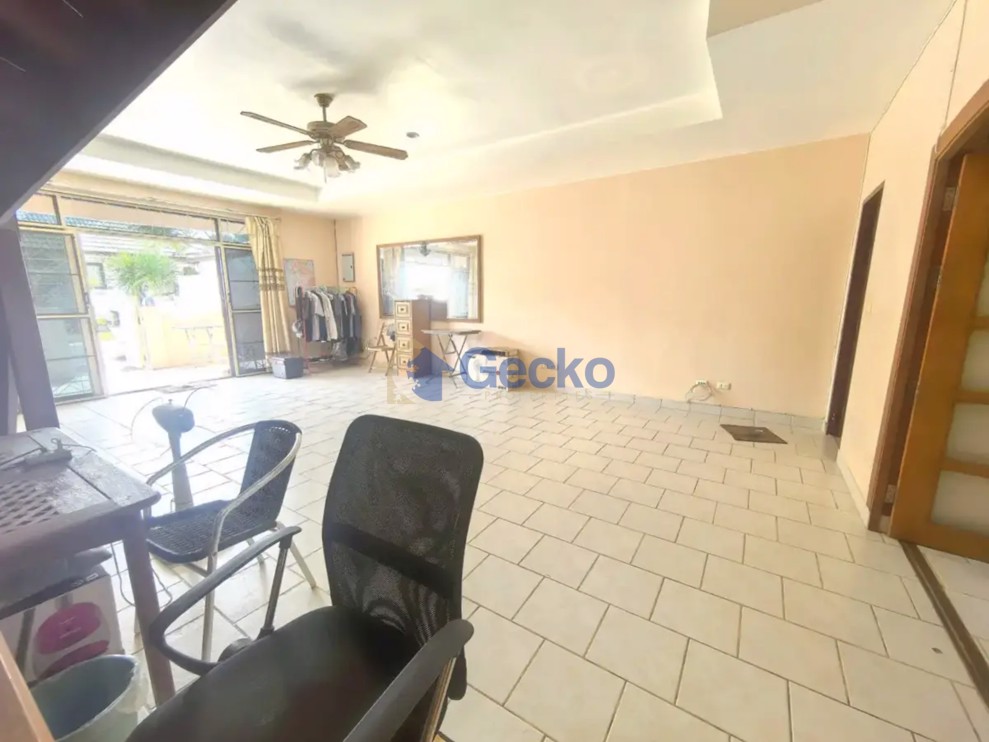2 Bedrooms House in Suwattana Gardens  East Pattaya H013554 (Photo 3)