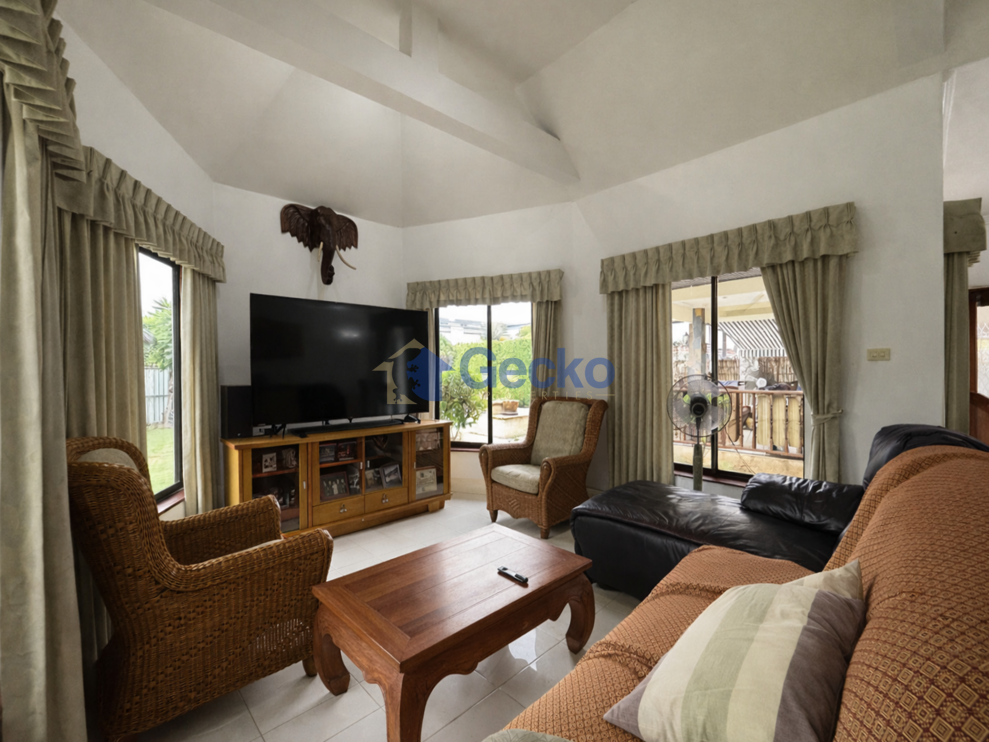 3 ห้องนอน บ้าน  พัทยาตะวันออก H013556 (Photo 2)