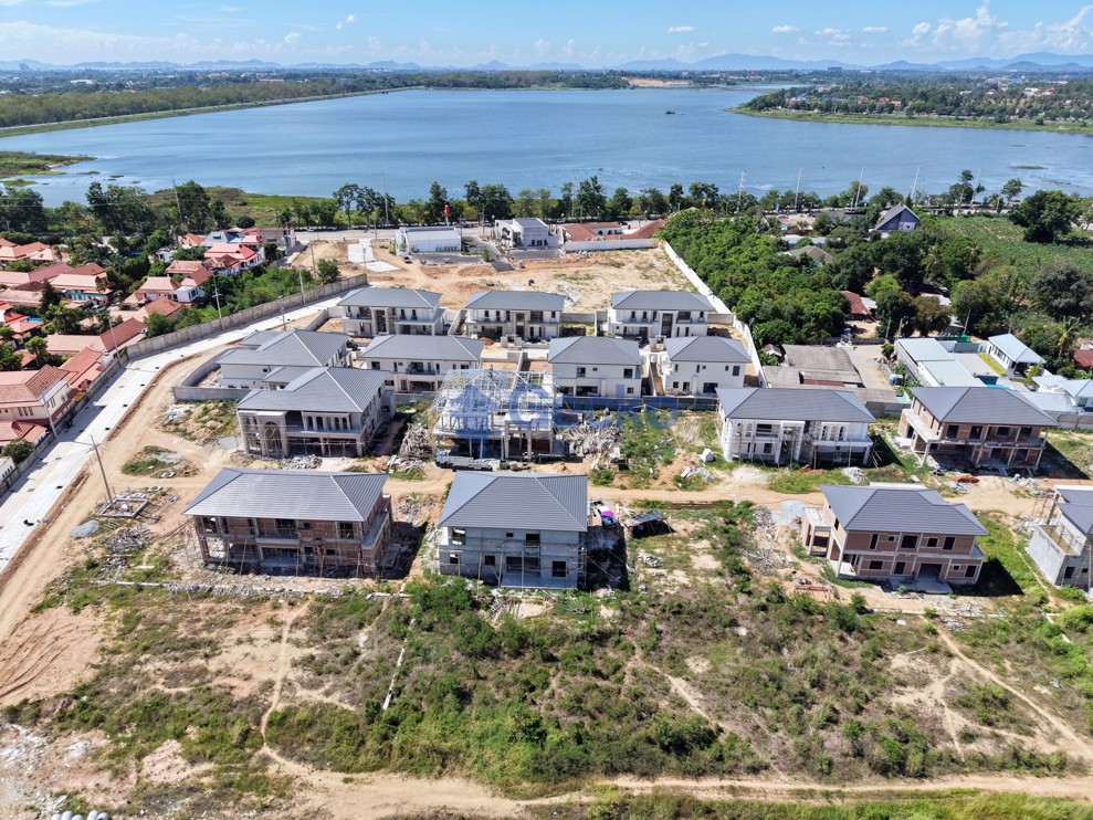 4 Bedrooms House in The Mabprachan  East Pattaya H012459 (Cover Photo)