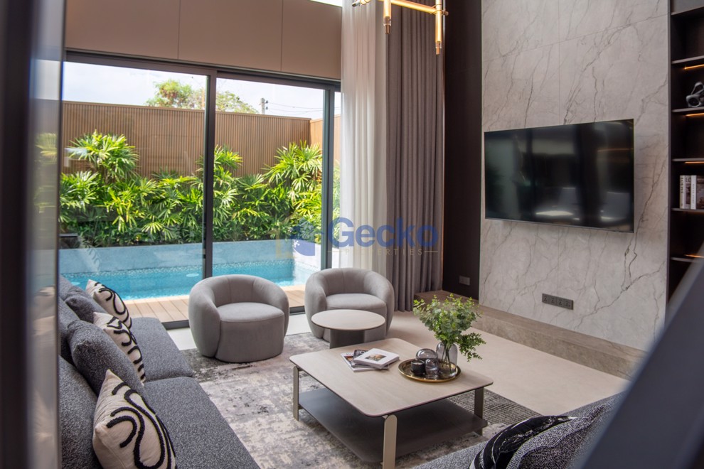 5 Bedrooms House  Jomtien H013558 (Photo 2)