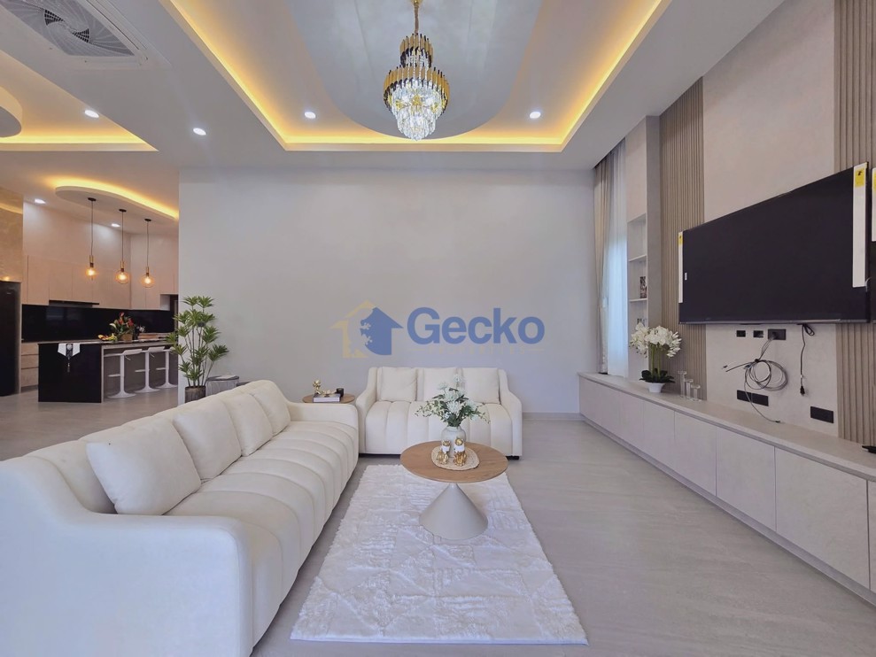 3 Bedrooms House  East Pattaya H013566 (Photo 3)