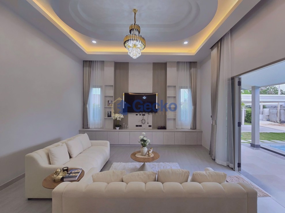 3 Bedrooms House  East Pattaya H013566 (Photo 4)
