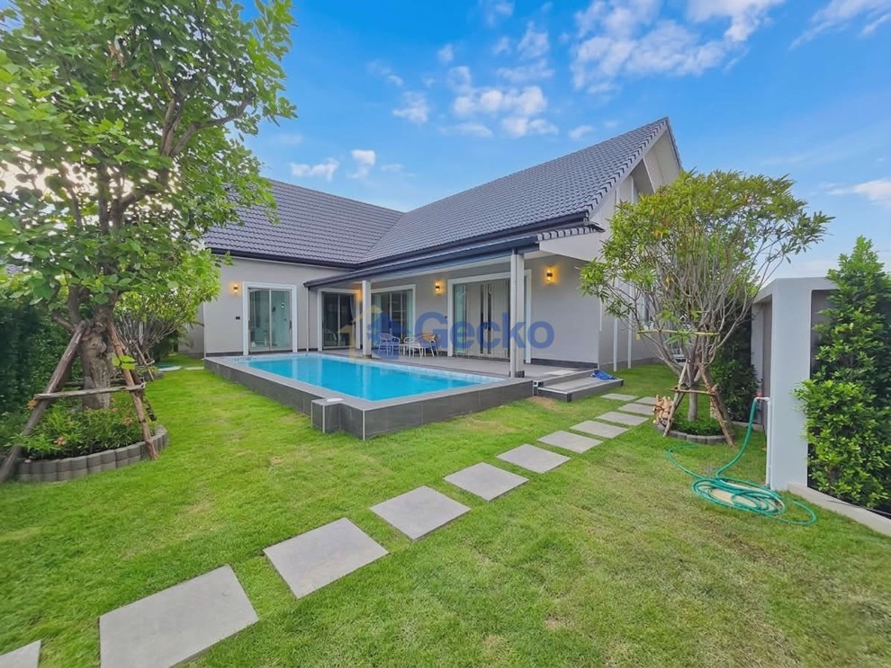 3 Bedrooms House  East Pattaya H013566 (Cover Photo)