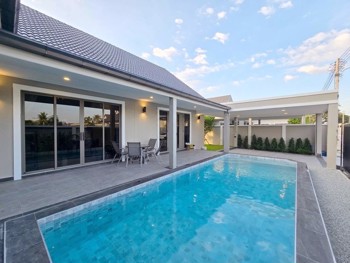 3 Bedrooms House in Nordic Park Pool Villas Pattaya  East Pattaya H013567