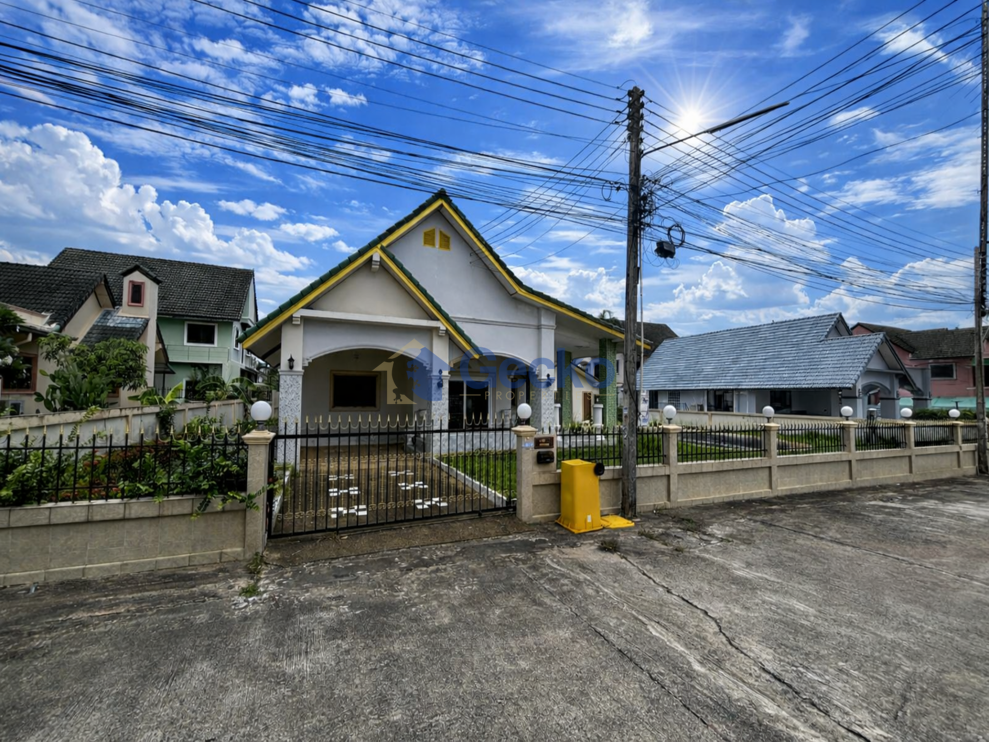 3 ห้องนอน บ้าน in Natheekarn Park View  พัทยาตะวันออก H013568 (Photo 1)
