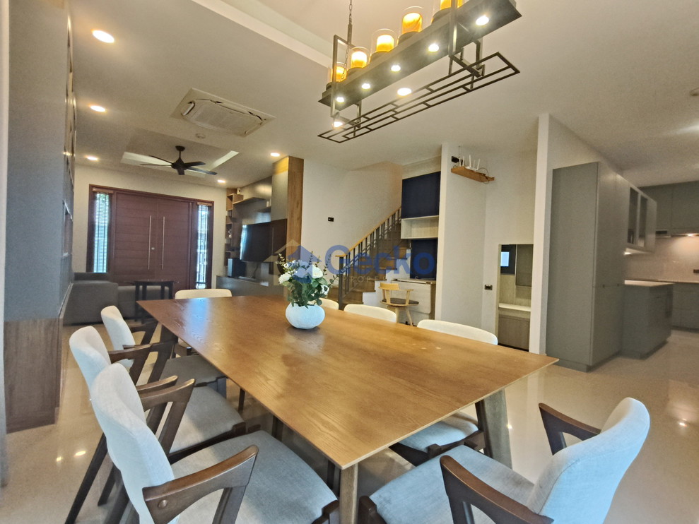 3 Bedrooms House in Patta Ville  East Pattaya H013573 (Photo 3)