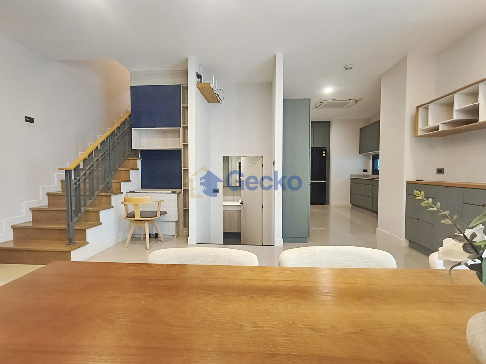 3 Bedrooms House in Patta Ville  East Pattaya H013573 (Photo 4)