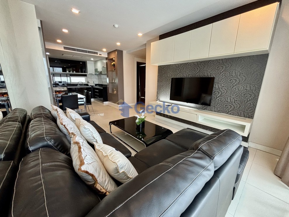 2 Bedrooms Condo in Apus Condominium Central Pattaya C013576 (Photo 2)