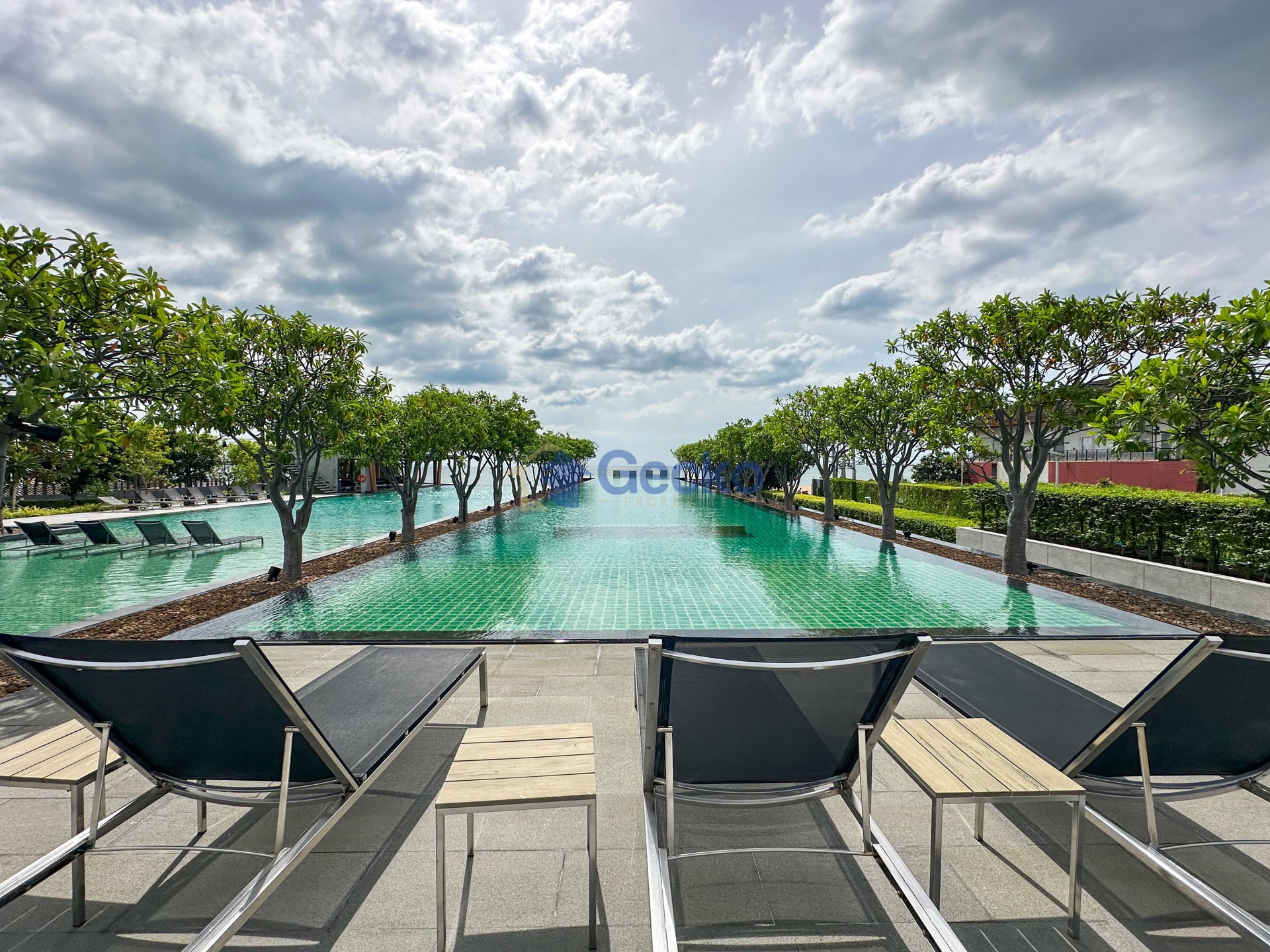 3 Bedrooms Condo in Reflection Jomtien C013577