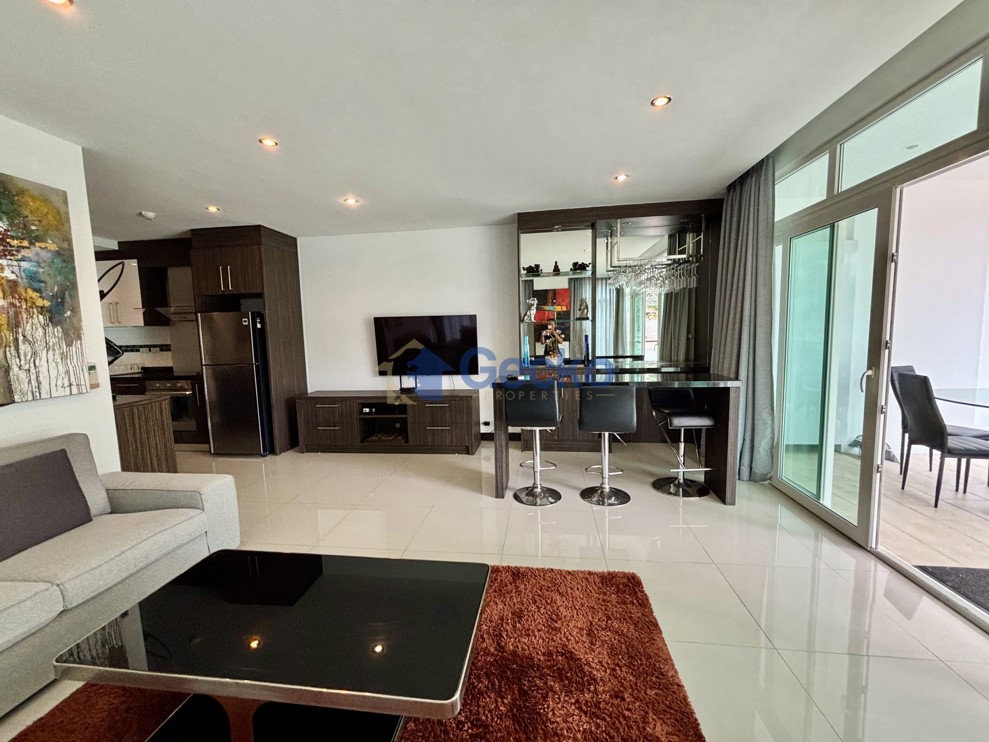 1 Bedroom Condo in Siam Ocean View Pratumnak C013579 (Photo 2)