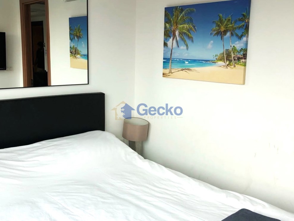 1 Bedroom Condo in Arcadia Beach Resort South Pattaya C013582 (Photo 1)