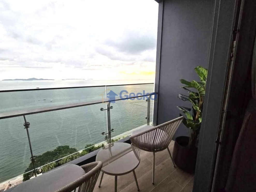 1 Bedroom Condo in Arom Wongamat Wongamat C013583 (Cover Photo)