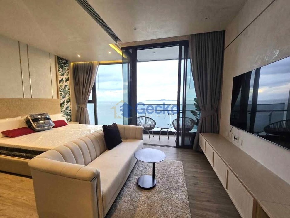 1 Bedroom Condo in Arom Wongamat Wongamat C013583 (Photo 2)