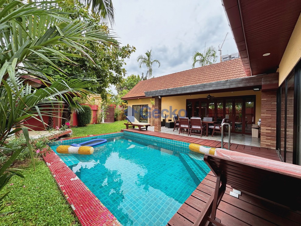 3 Bedrooms House in View Talay Villas  Jomtien H013584 (Photo 1)