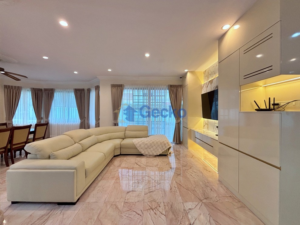 4 Bedrooms House in Paradise Villa 1  East Pattaya H013585 (Photo 3)