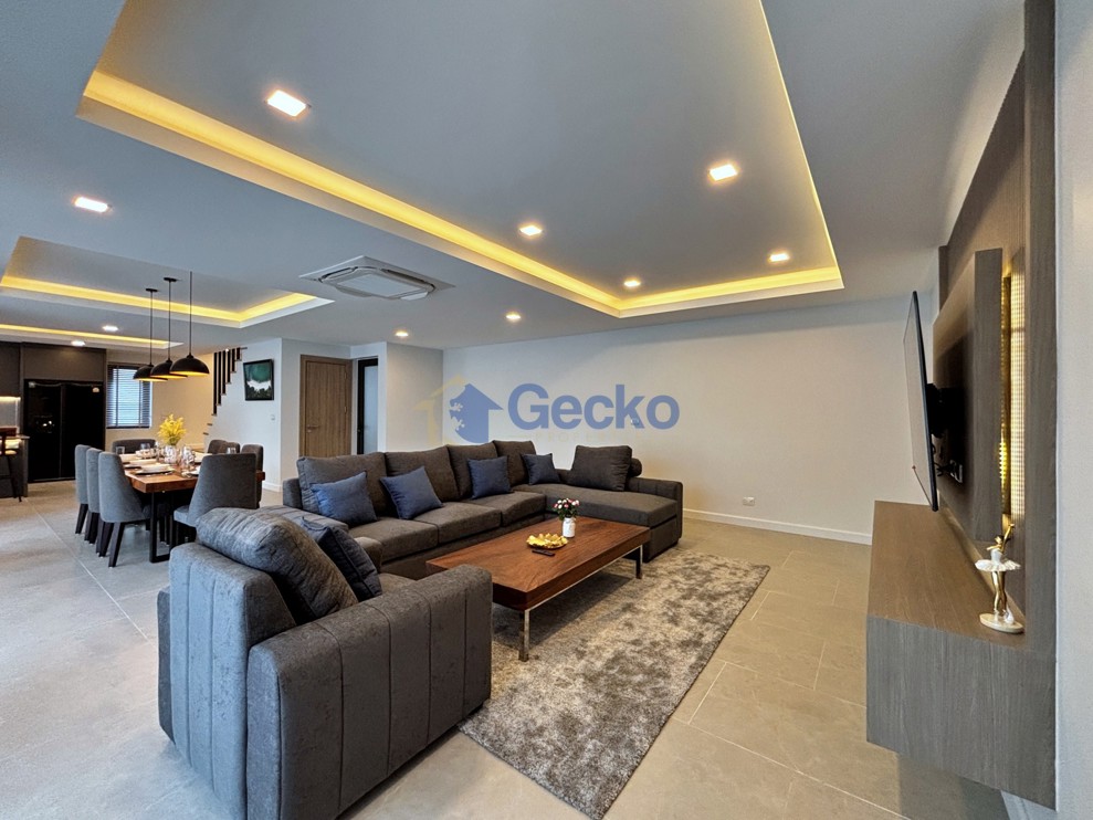 4 Bedrooms House in Zensiri Midtown Villas  Central Pattaya H013588 (Photo 2)