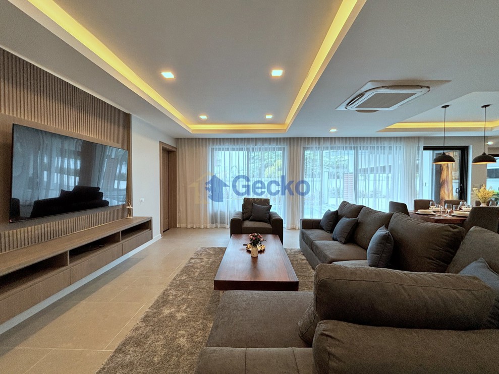 4 Bedrooms House in Zensiri Midtown Villas  Central Pattaya H013588 (Photo 3)