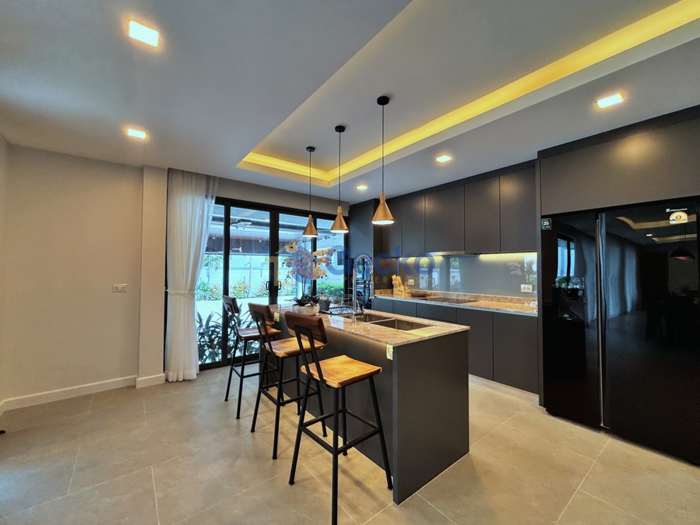 4 Bedrooms House in Zensiri Midtown Villas  Central Pattaya H013588 (Photo 4)