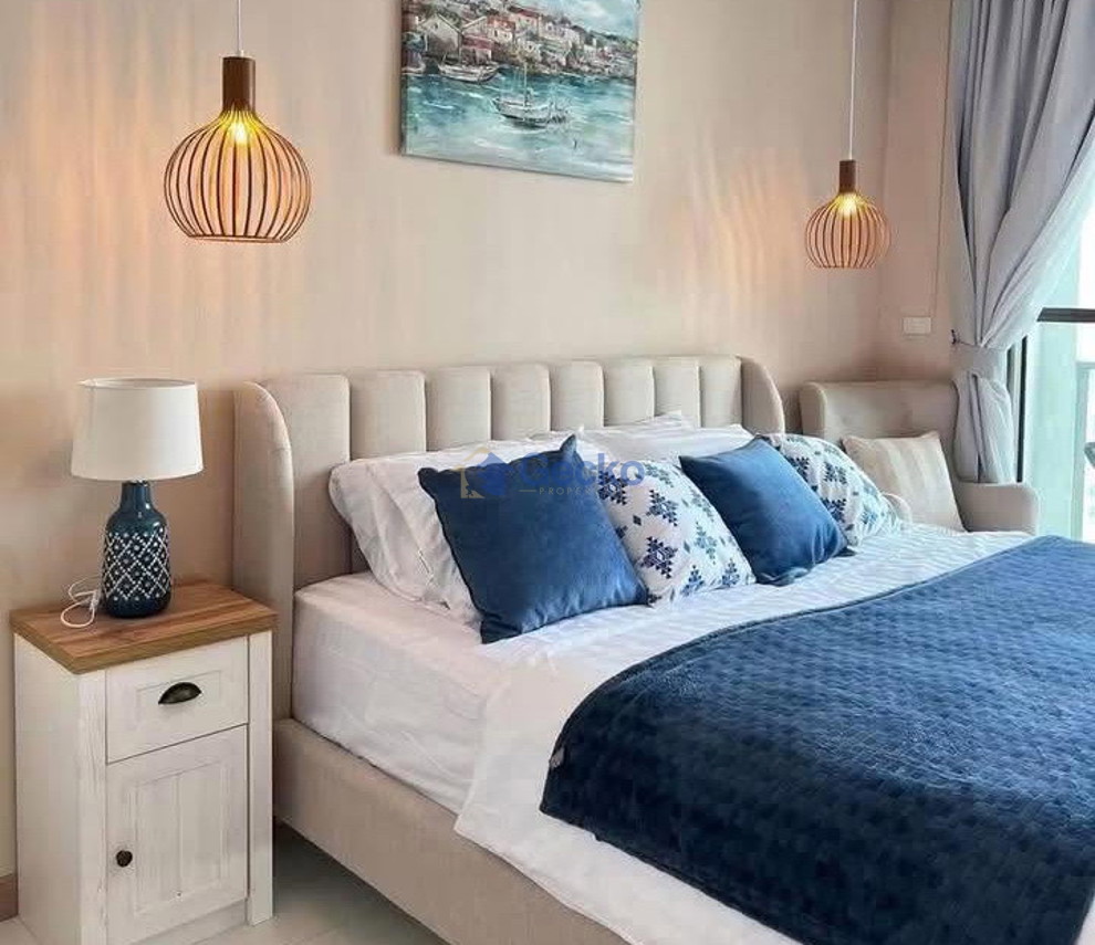 Studio Condo in The Riviera Wong Amat Beach Wongamat C013589 (Photo 2)