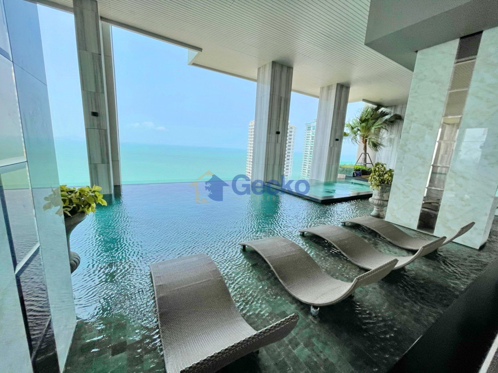 Studio Condo in The Riviera Wong Amat Beach Wongamat C013589 (Cover Photo)