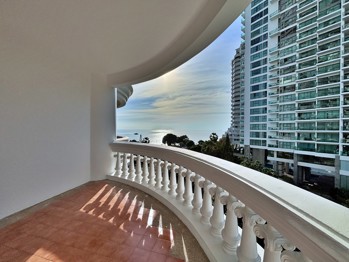 Studio Condo in Park Beach  Wongamat C013590