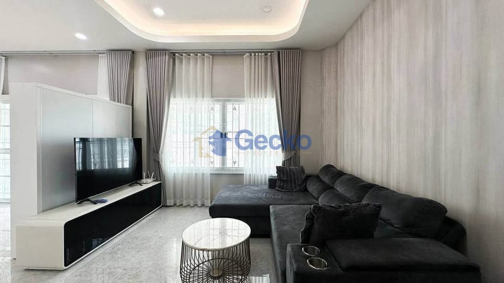 3 Bedrooms House in Baan Chalita 2  East Pattaya H013591 (Photo 1)