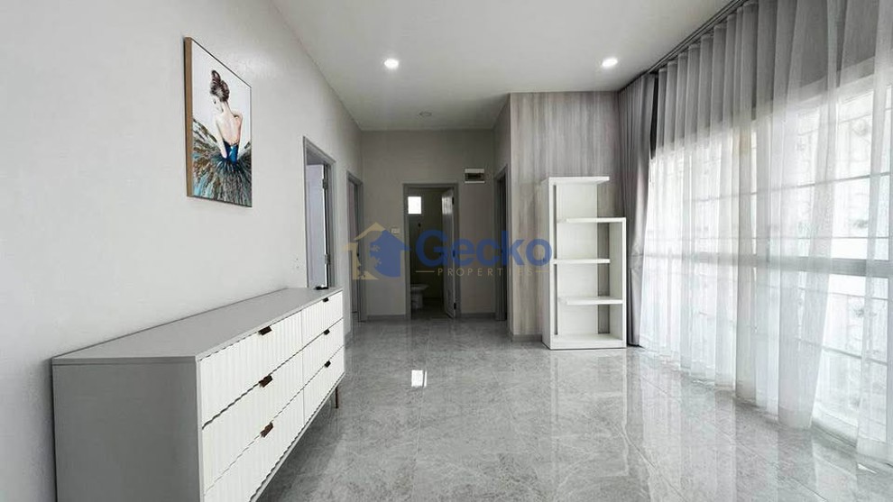 3 Bedrooms House in Baan Chalita 2  East Pattaya H013591 (Photo 3)
