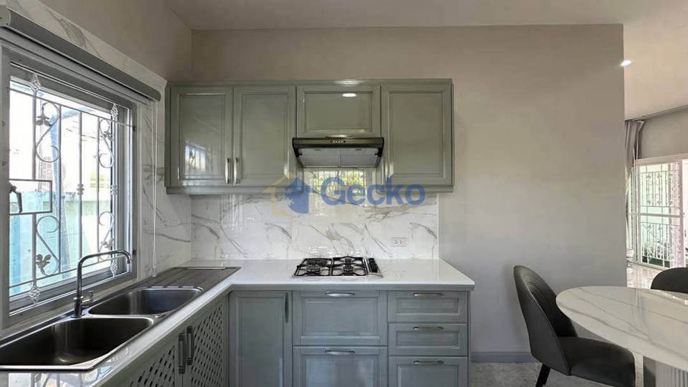 3 Bedrooms House in Baan Chalita 2  East Pattaya H013591 (Photo 4)