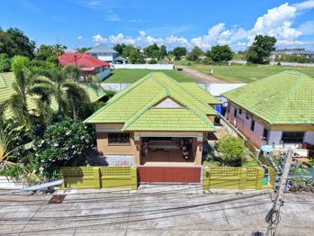 3 Bedrooms House in Ponthep Garden Ville 3/1  East Pattaya H013602