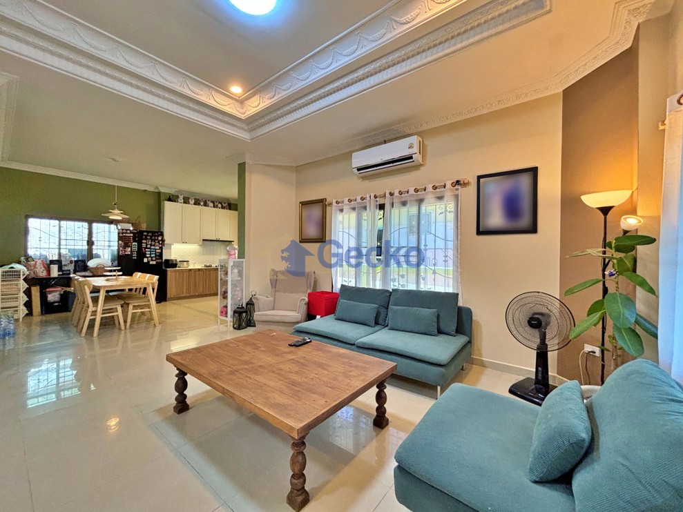3 Bedrooms House in Ponthep Garden Ville 3/1  East Pattaya H013602 (Photo 4)