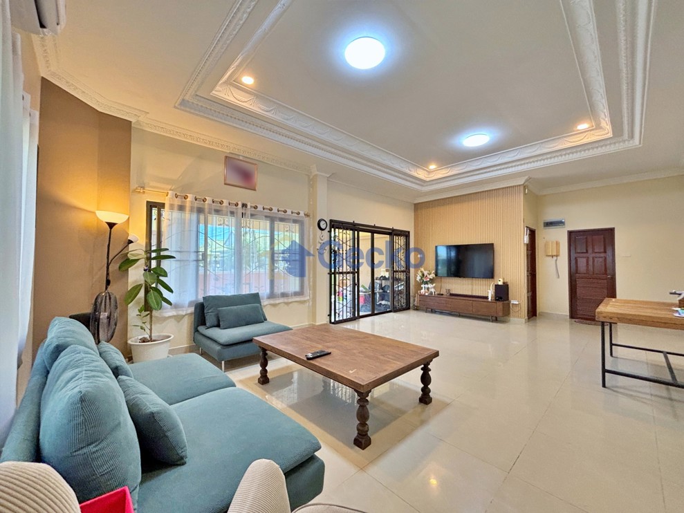 3 Bedrooms House in Ponthep Garden Ville 3/1  East Pattaya H013602 (Photo 2)