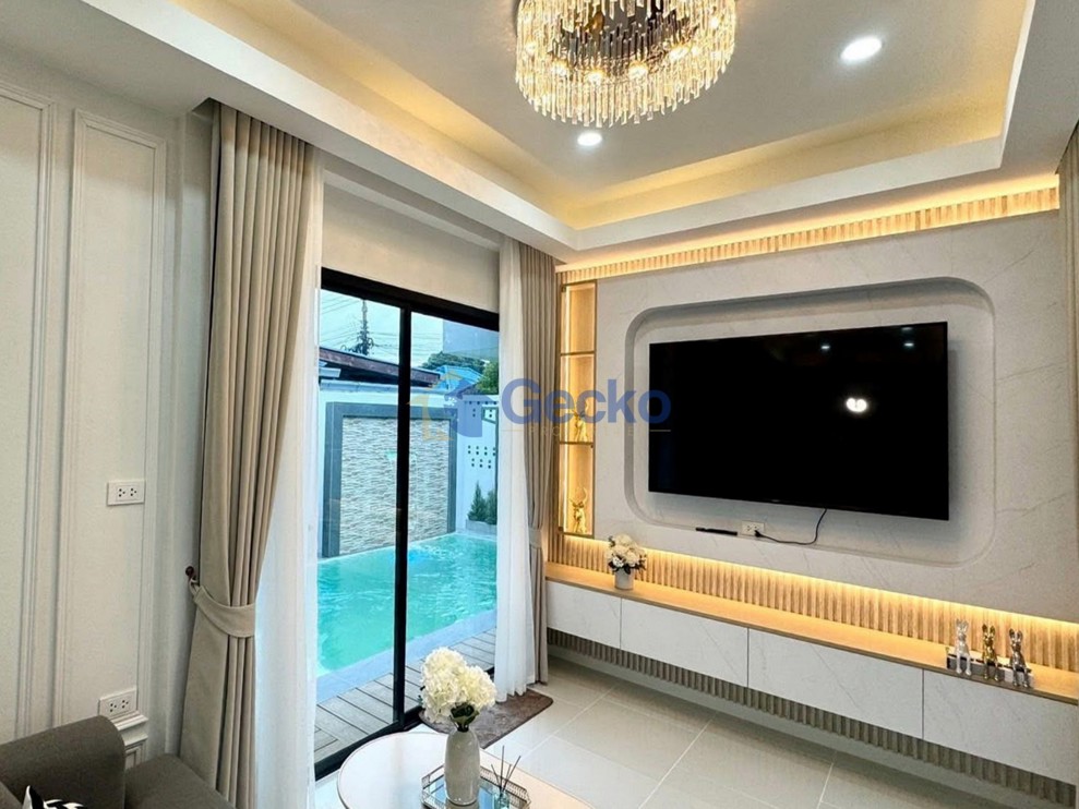 3 Bedrooms House  East Pattaya H013603 (Photo 3)