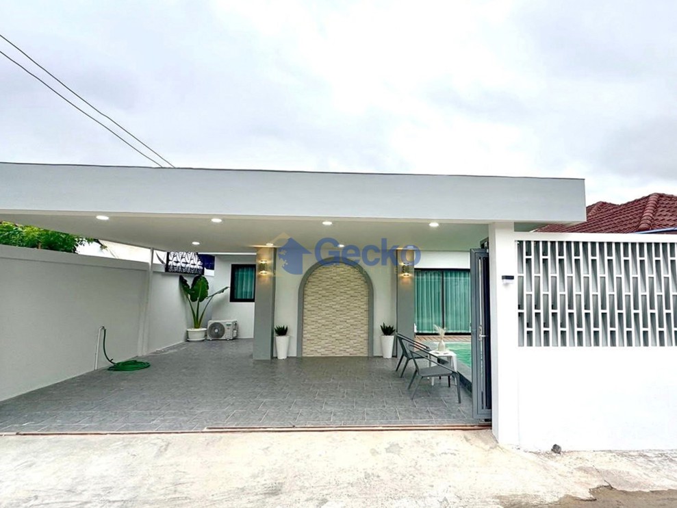 3 Bedrooms House  East Pattaya H013603 (Photo 1)