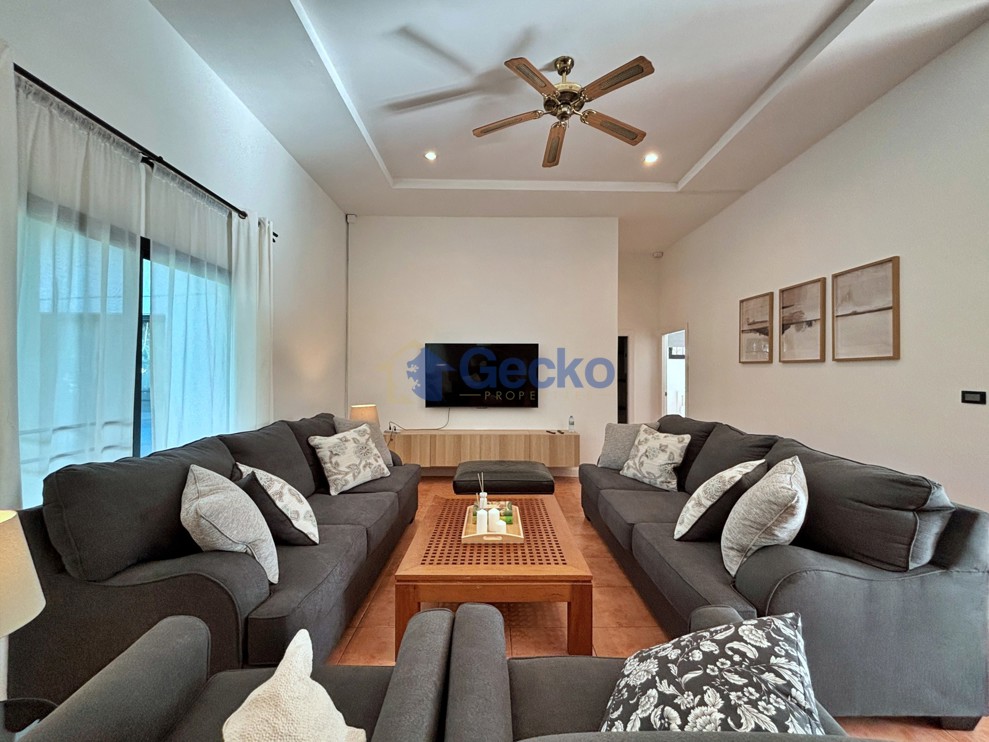 4 Bedrooms House in Laurel Park  East Pattaya H013034 (Photo 4)