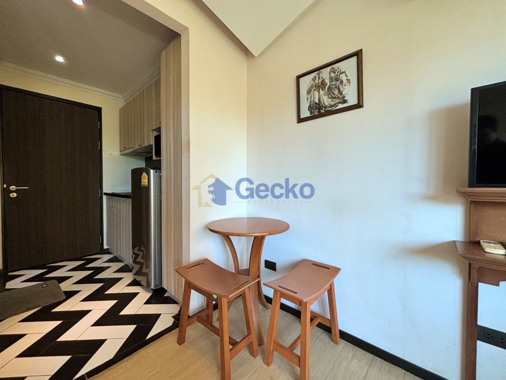 Studio Condo in The Venetian Na Jomtien C013605 (Photo 4)