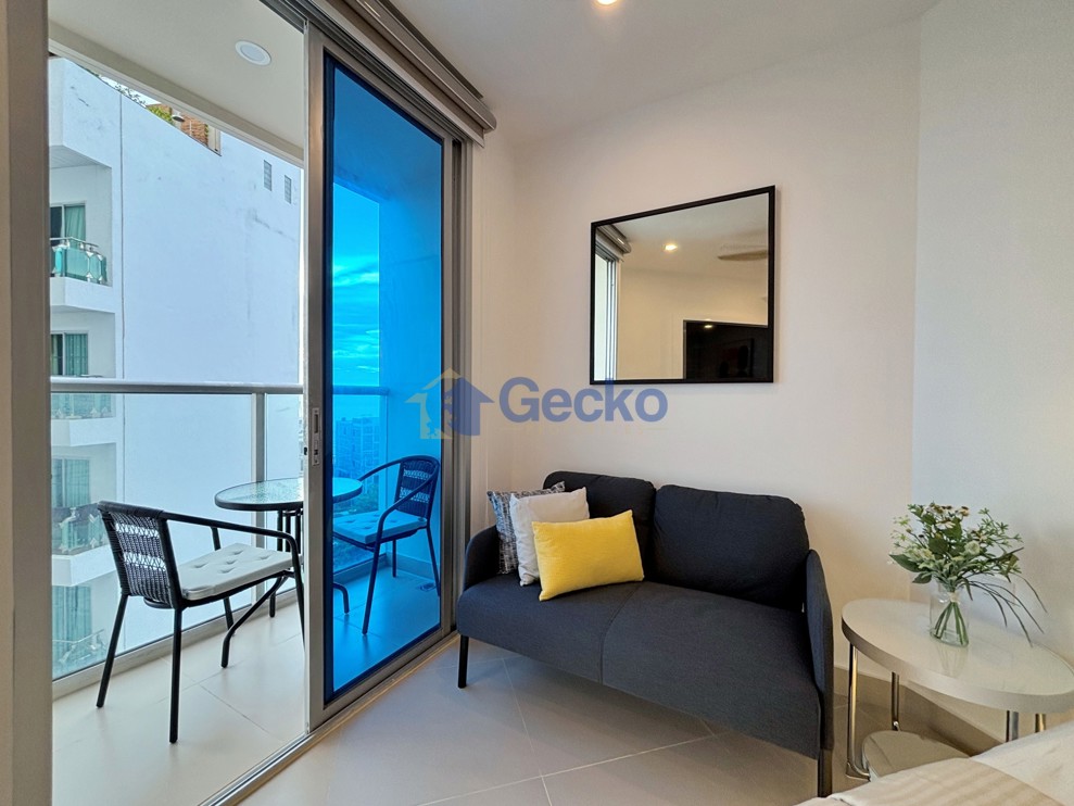 Studio Condo in  Sands Condominium Pratumnak C013606 (Photo 2)
